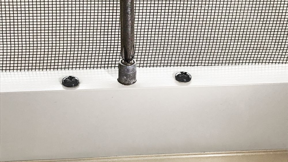 sliding_screen_door